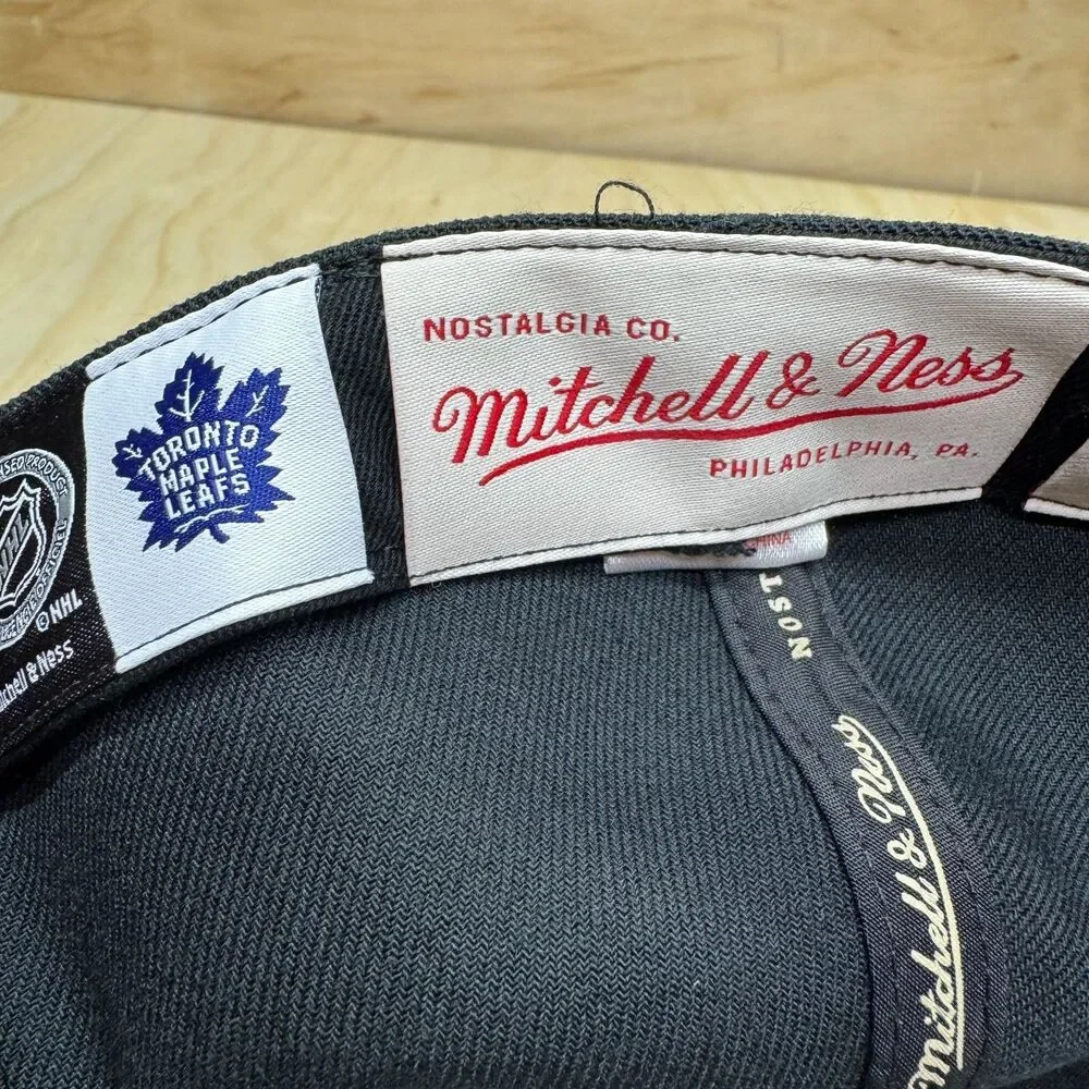 NEW Toronto Maple Leafs Mitchell Ness Liberty Fitted Hat Cap Black White 7 1/4